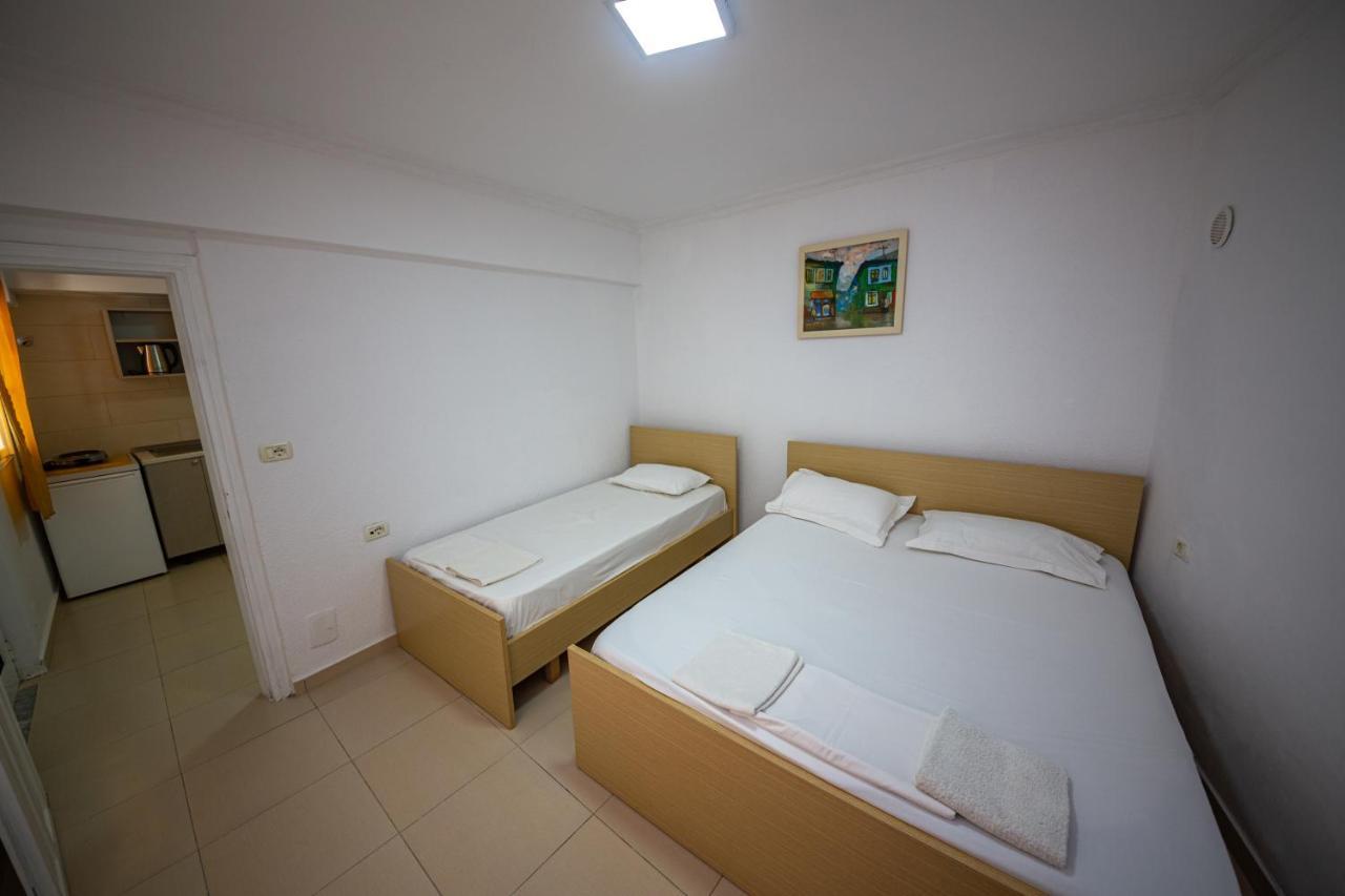 Himara Apartments Екстериор снимка