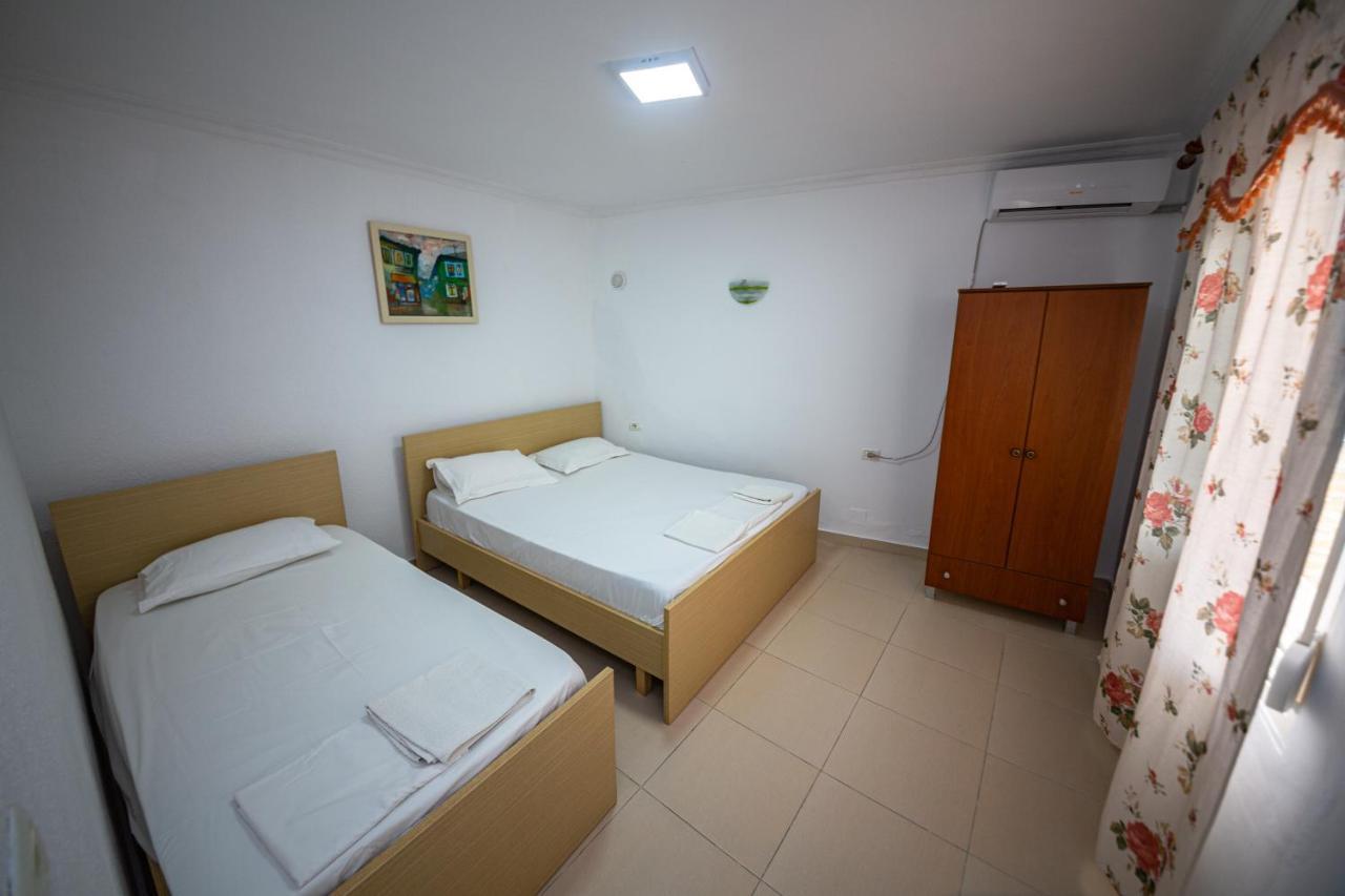 Himara Apartments Екстериор снимка