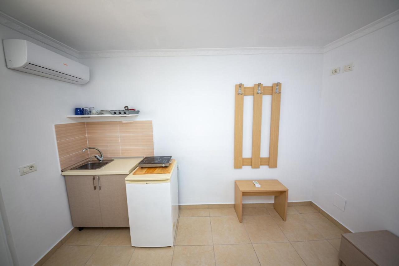 Himara Apartments Екстериор снимка