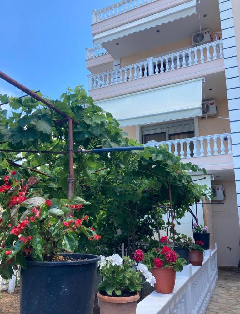 Himara Apartments Екстериор снимка