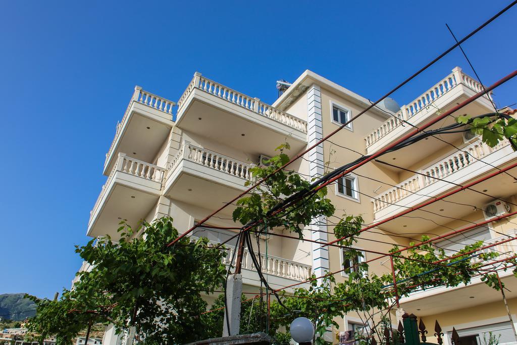 Himara Apartments Екстериор снимка